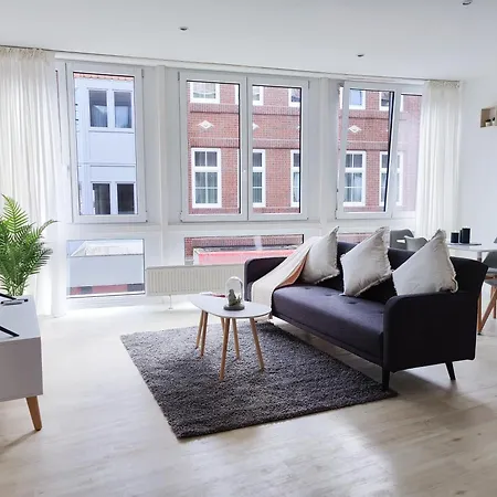 Charming Old Town Apartment Buxtehude